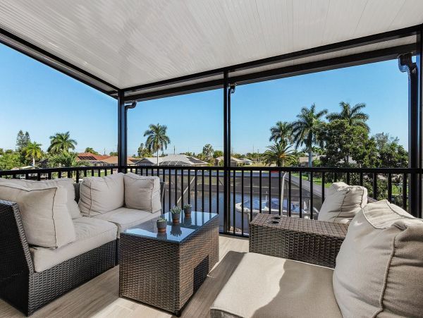 Cape Coral Vacation Home Luxury Throughout Pool