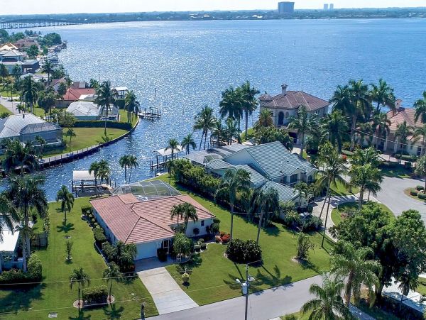 Cape Coral Waterfront Vacation Rental - Florida Riverfront Villa