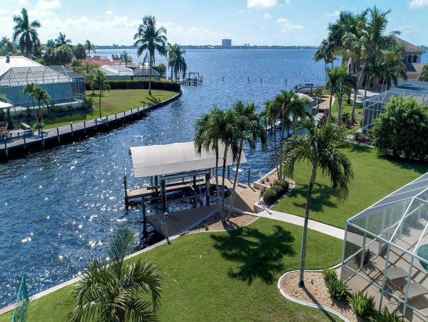 Cape Coral Waterfront Vacation Rental - Florida Riverfront Villa