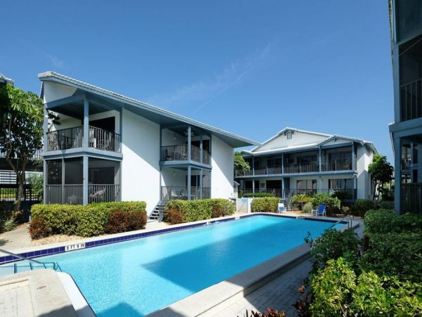 On Beach Holmes Beach Vacation Condo Three Bedroom