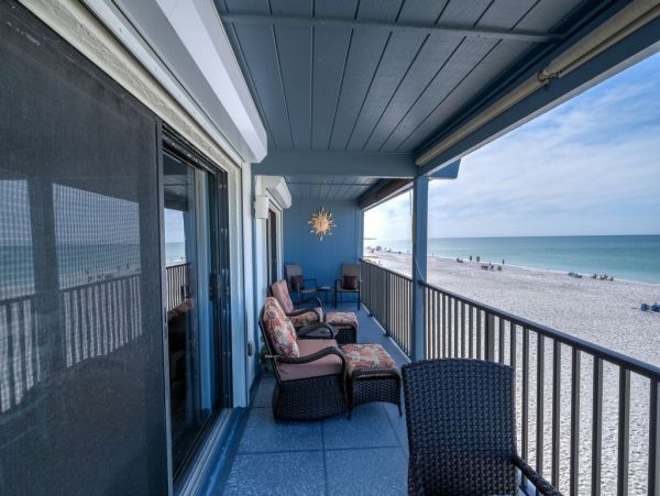 On Beach Holmes Beach Vacation Condo Three Bedroom