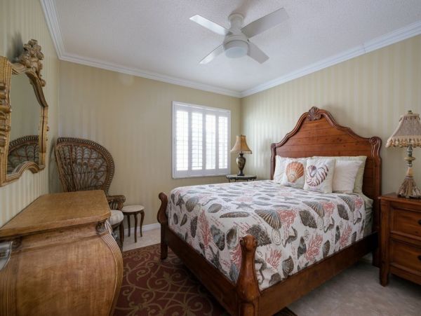 On Beach Holmes Beach Vacation Condo Three Bedroom