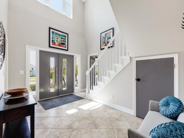 Luxury Vacation Five Bedroom Home with Pool & Canal View