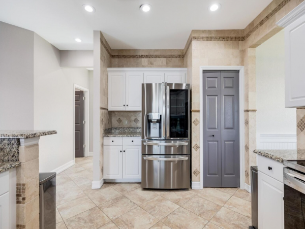 Luxury Vacation Five Bedroom Home with Pool & Canal View