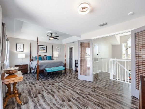 Luxury Vacation Five Bedroom Home with Pool & Canal View