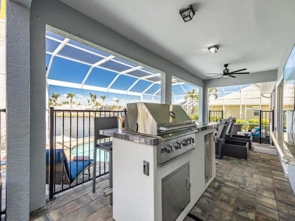Luxury Vacation Five Bedroom Home with Pool & Canal View