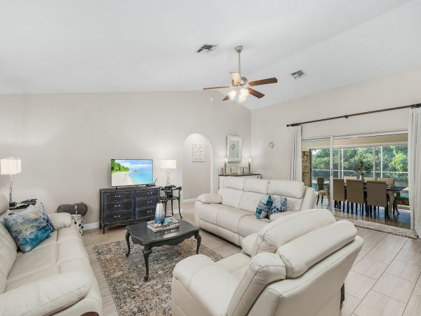 Cape Coral Lovely Three Bedroom Home.