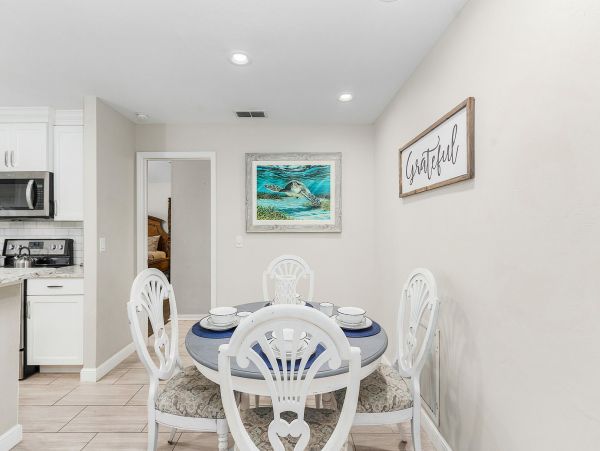 Cape Coral Lovely Three Bedroom Home.