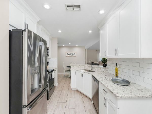 Cape Coral Lovely Three Bedroom Home.