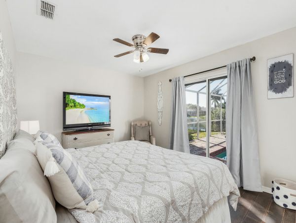 Cape Coral Lovely Three Bedroom Home.