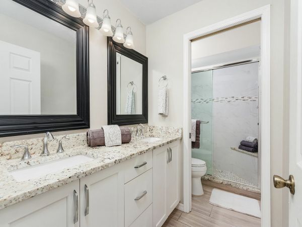 Cape Coral Lovely Three Bedroom Home.