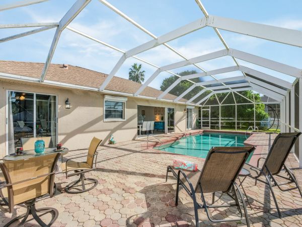 Cape Coral Lovely Three Bedroom Home.