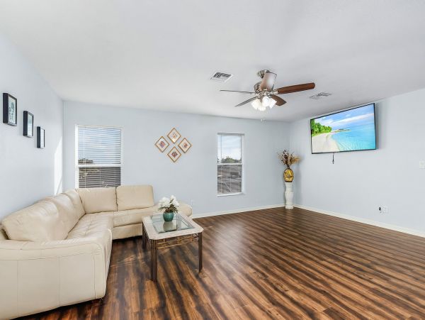 Gorgeous Five Bedroom Home with Private Pool in Cape Coral