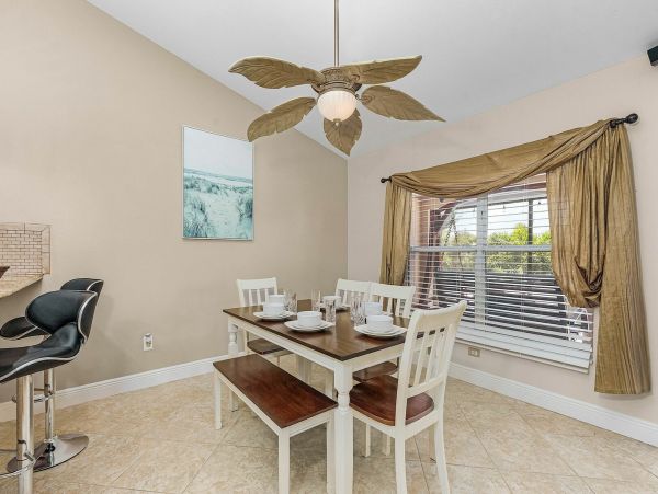 Cape Coral 5 Bedroom Home Sleeps 10 Guests