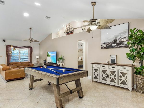 Cape Coral 5 Bedroom Home Sleeps 10 Guests