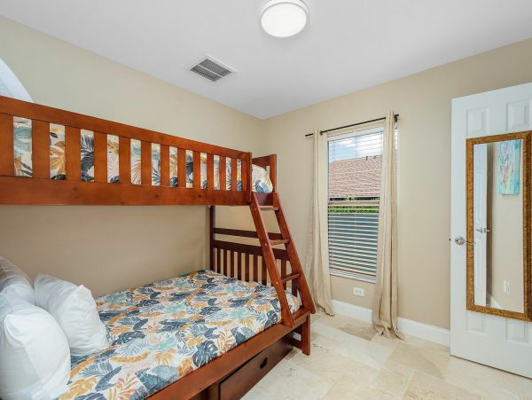Cape Coral 5 Bedroom Home Sleeps 10 Guests