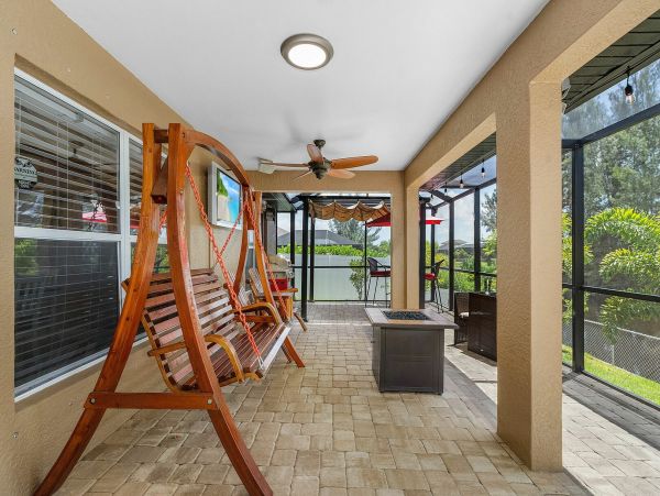 Cape Coral 5 Bedroom Home Sleeps 10 Guests