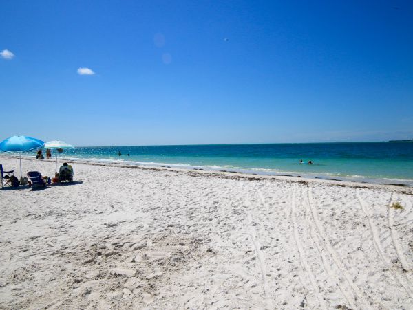 Bradenton Beach Vacation Condo Walk to Beach Two Bedroom