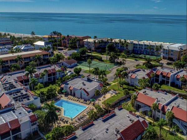 Bradenton Beach Vacation Condo Walk to Beach Two Bedroom