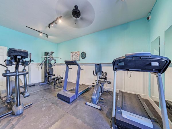 Bradenton Beach Vacation Condo Walk to Beach Two Bedroom