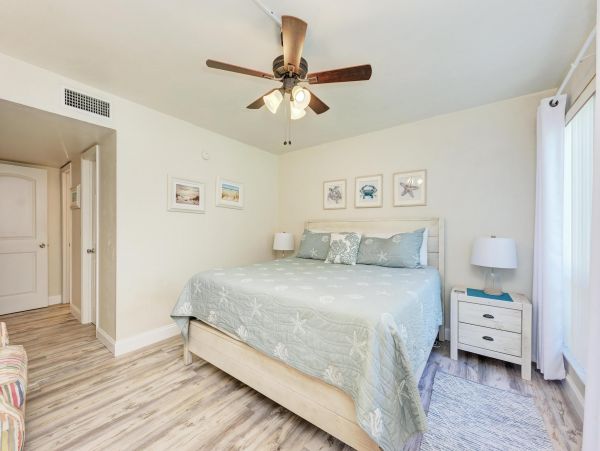 Bradenton Beach Vacation Condo Walk to Beach Two Bedroom