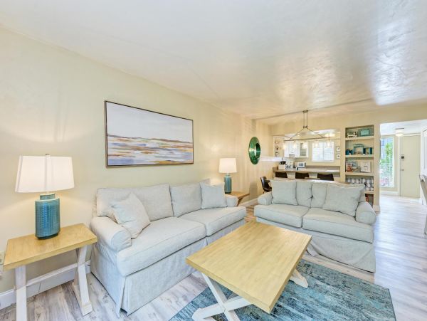 Bradenton Beach Vacation Condo Walk to Beach Two Bedroom