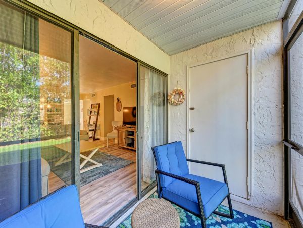 Bradenton Beach Vacation Condo Walk to Beach Two Bedroom