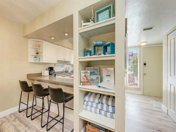 Bradenton Beach Vacation Condo Walk to Beach Two Bedroom