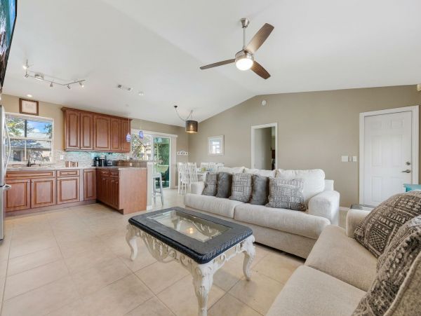 Three Bedroom Rental Home with Caged Pool in Cape Coral