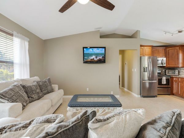 Three Bedroom Rental Home with Caged Pool in Cape Coral