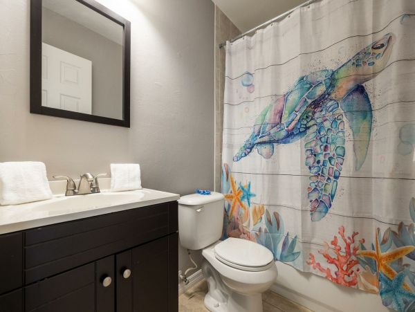 Three Bedroom Rental Home with Caged Pool in Cape Coral