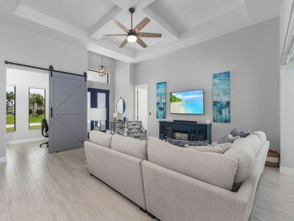 Cape Coral Home 1010973