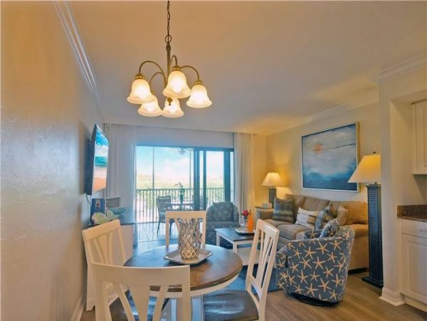 One bedroom second level condo