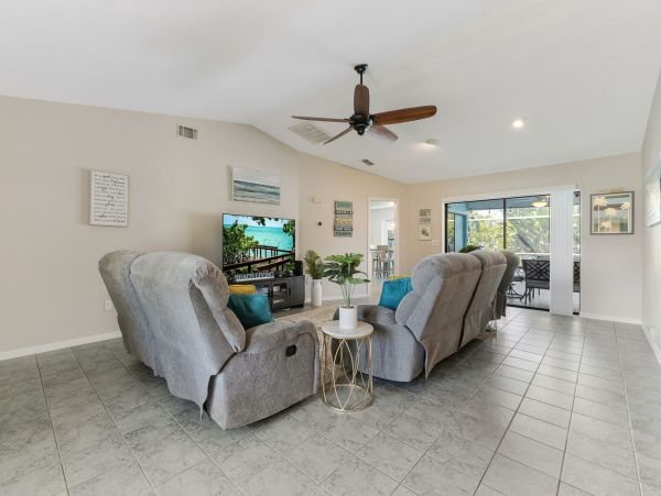 Cape Coral Home 1010986