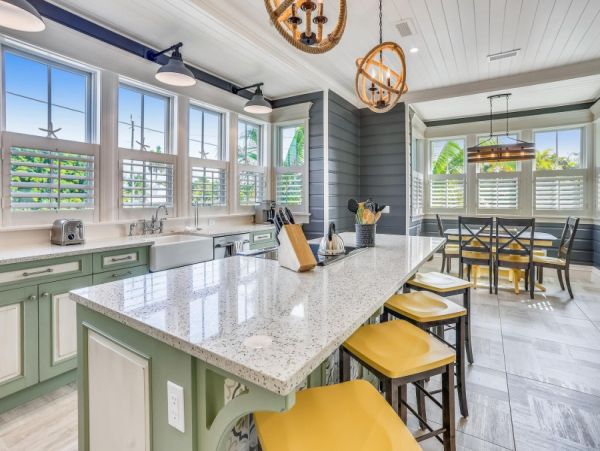 Anna Maria Island Holmes Beach Home 1010987