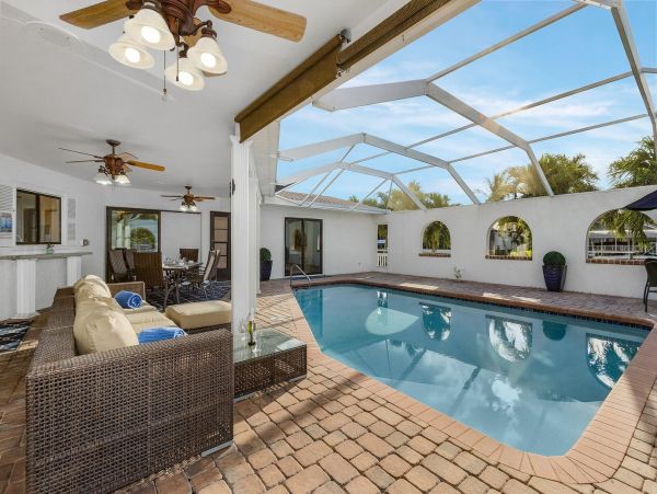 Four bedroom luxury home in Cape Coral
