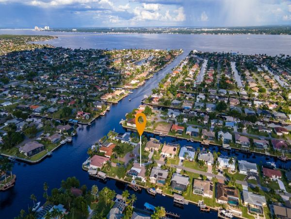 Four bedroom luxury home in Cape Coral