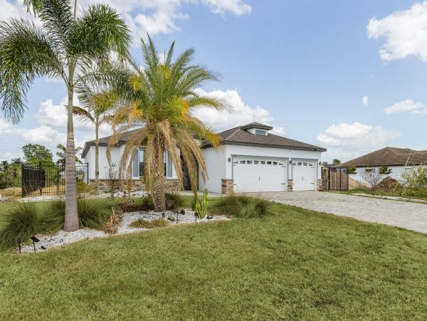 Five Bedrooms Villa With Kayaks and Pool table