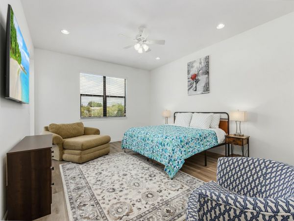 Five Bedrooms Villa With Kayaks and Pool table
