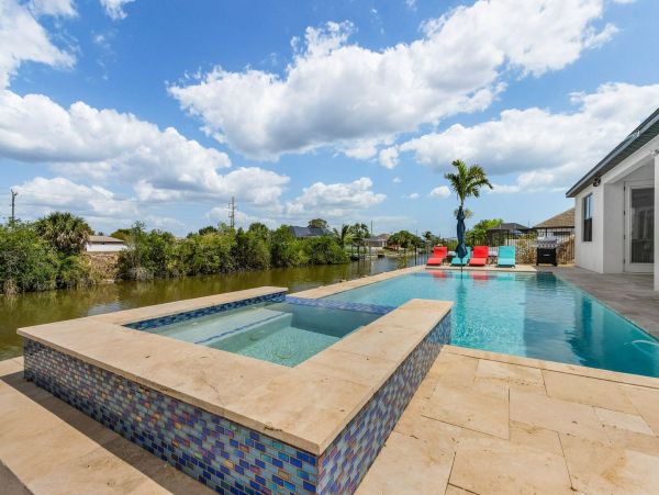 Five Bedrooms Villa With Kayaks and Pool table