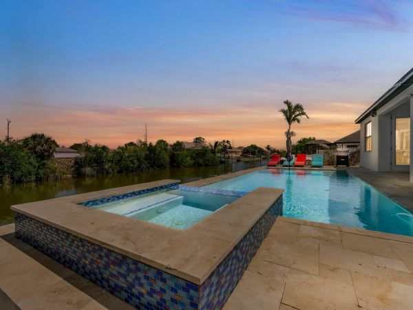 Five Bedrooms Villa With Kayaks and Pool table