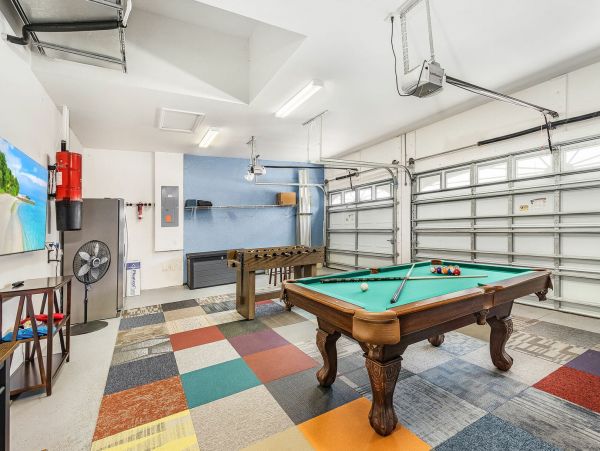 Five Bedrooms Villa With Kayaks and Pool table