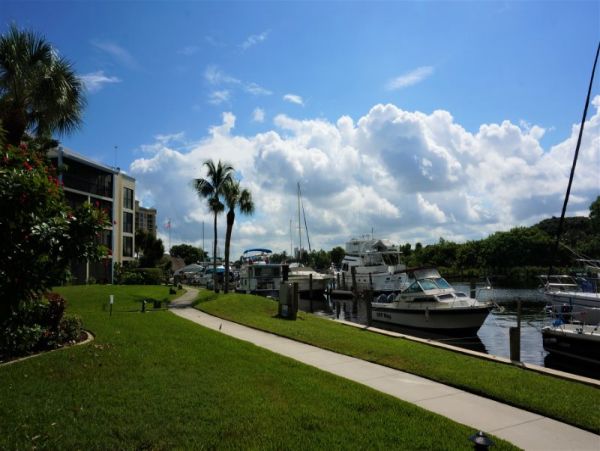 Cape Coral Condo 1010999