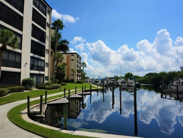 Cape Coral Condo 1010999