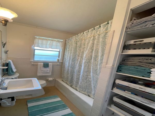 Beachfront Cottage in San Pedro Island with 3 Bedroom