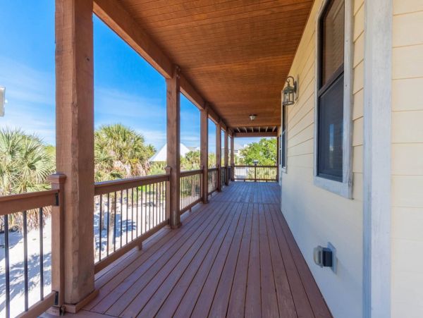 Captiva Four Bedroom Lovely Beach Retreat