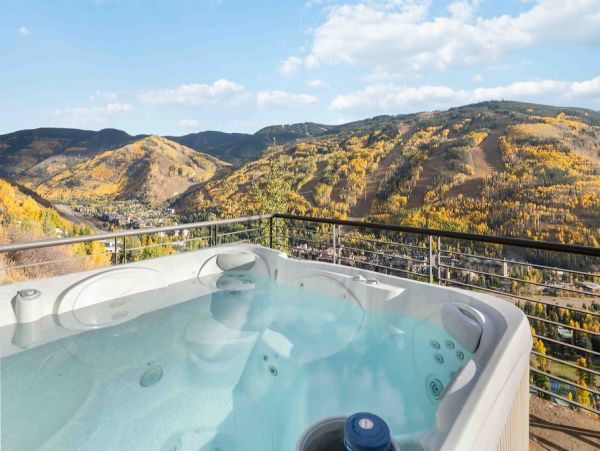 Four Bedroom Mountain View Vacation Rental Home