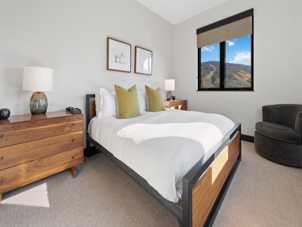 Four Bedroom Mountain View Vacation Rental Home