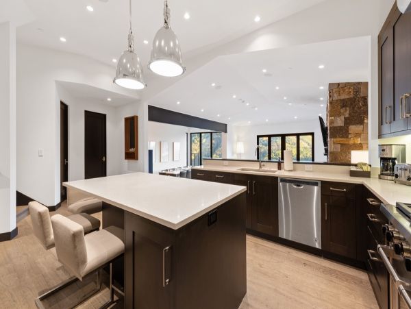 Four Bedroom Mountain View Vacation Rental Home