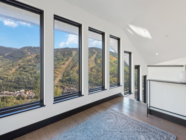 Four Bedroom Mountain View Vacation Rental Home